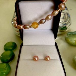 Bracelet and earrings